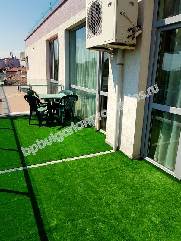 Двухкомнатная меблированная квартира на первой линии моря в городе Несебр