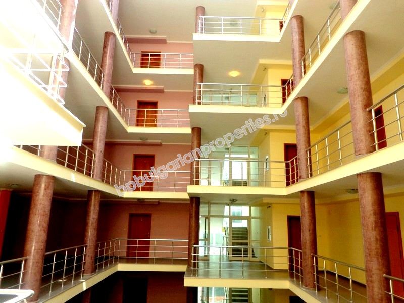 Двухкомнатная меблированная квартира на первой линии моря в городе Несебр