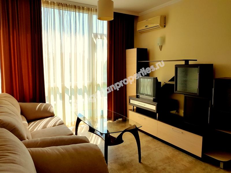 Двухкомнатная меблированная квартира на первой линии моря в городе Несебр