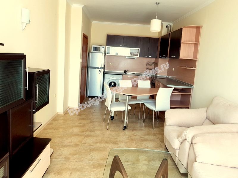 Двухкомнатная меблированная квартира на первой линии моря в городе Несебр