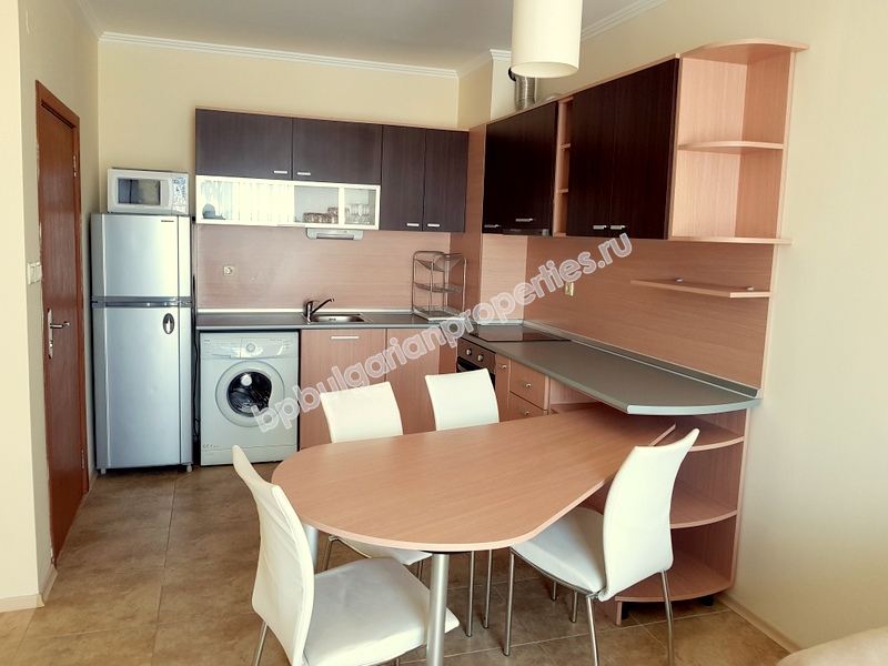 Двухкомнатная меблированная квартира на первой линии моря в городе Несебр