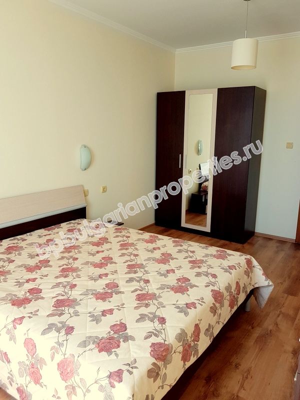 Двухкомнатная меблированная квартира на первой линии моря в городе Несебр