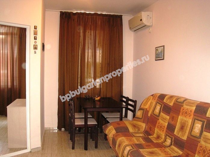 Недорогая квартира с одной спальней на продажу в к.к. Солнечный Берег