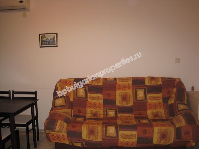 Недорогая квартира с одной спальней на продажу в к.к. Солнечный Берег