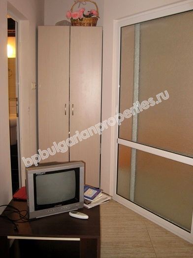 Недорогая квартира с одной спальней на продажу в к.к. Солнечный Берег