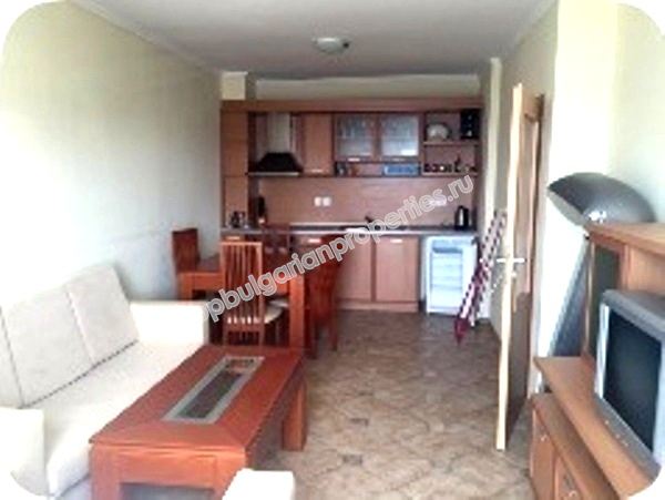 Меблированная двухкомнатная квартира на продажу в супер-центре курорта Солнечный Берег