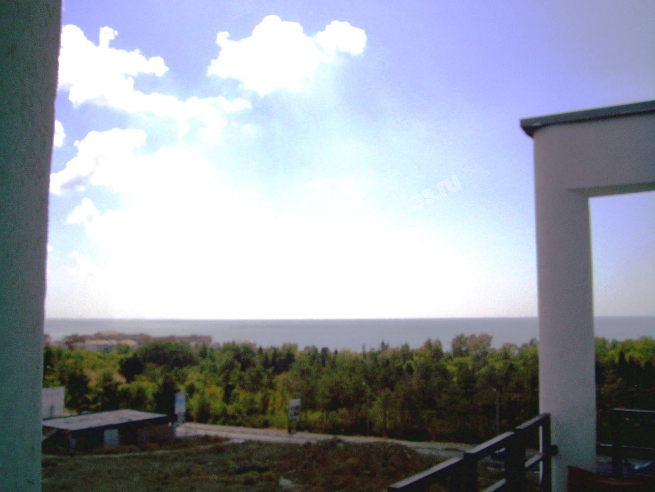 Меблированная двухкомнатная квартира с видом на море на продажу в курорте Солнечный Берег