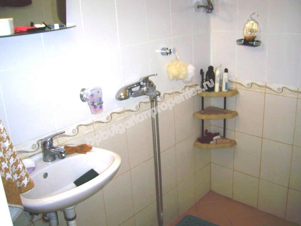 Меблированная двухкомнатная квартира с видом на море на продажу в курорте Солнечный Берег