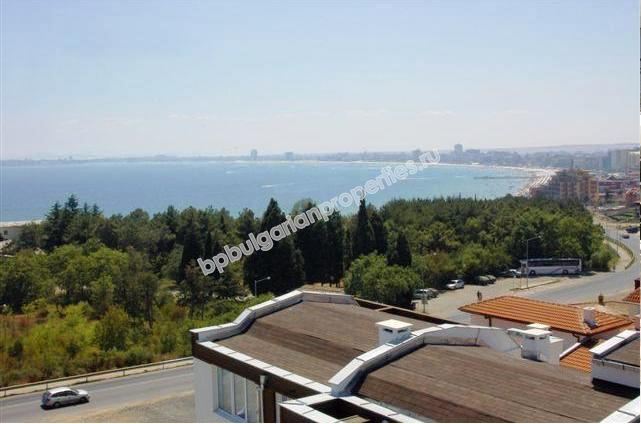 Меблированная двухкомнатная квартира с видом на море на продажу в курорте Солнечный Берег