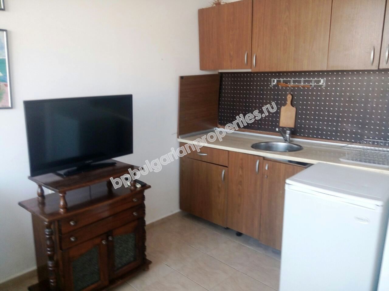 Меблированная двухкомнатная квартира с видом на море на продажу в курорте Солнечный Берег