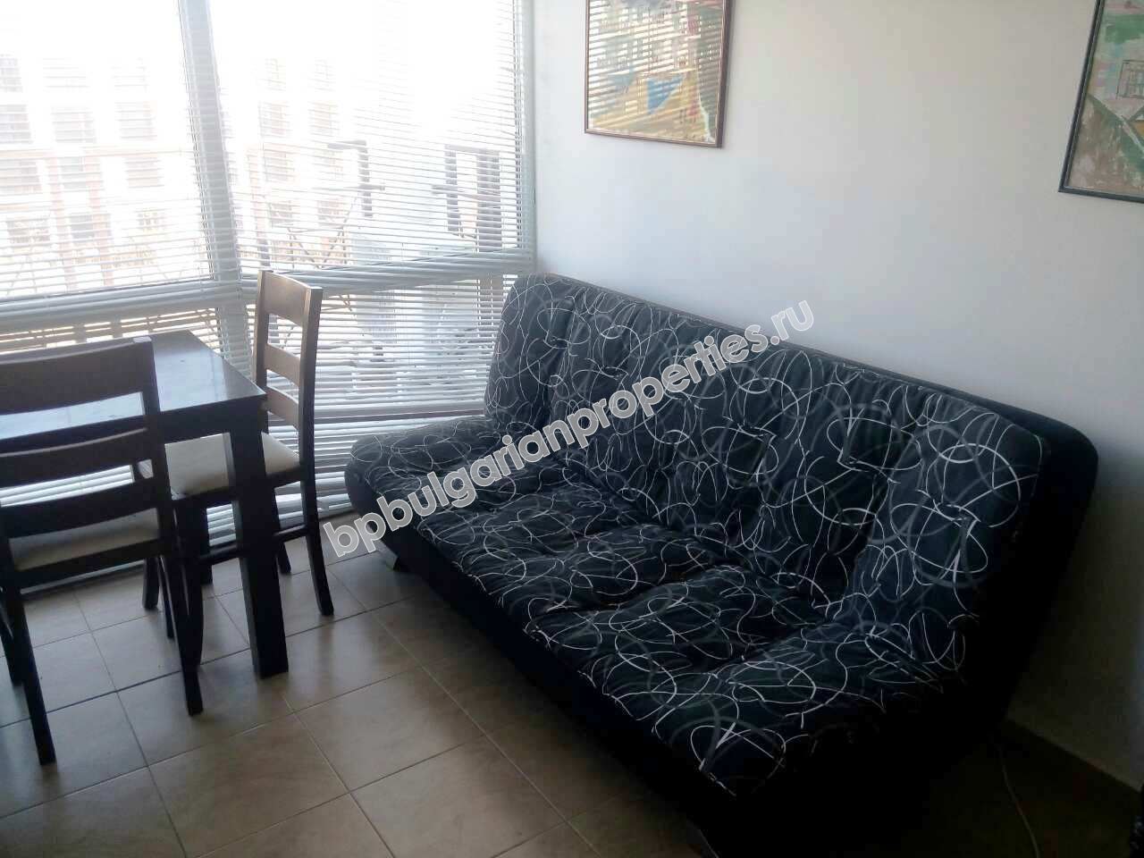 Меблированная двухкомнатная квартира с видом на море на продажу в курорте Солнечный Берег