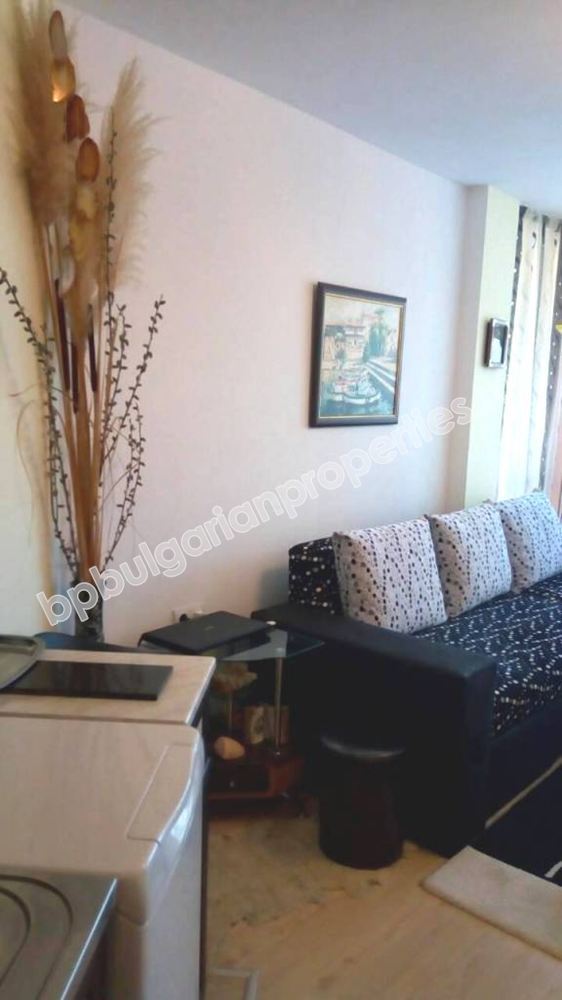 Меблированная студия без таксы обслуживания в курорте Солнечный берег