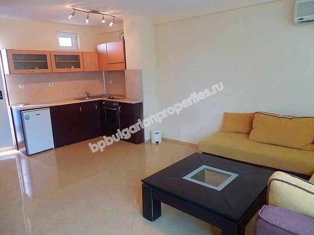 Двухкомнатная меблированная квартира близко к пляжу на продажу в курорте Солнечный Берег