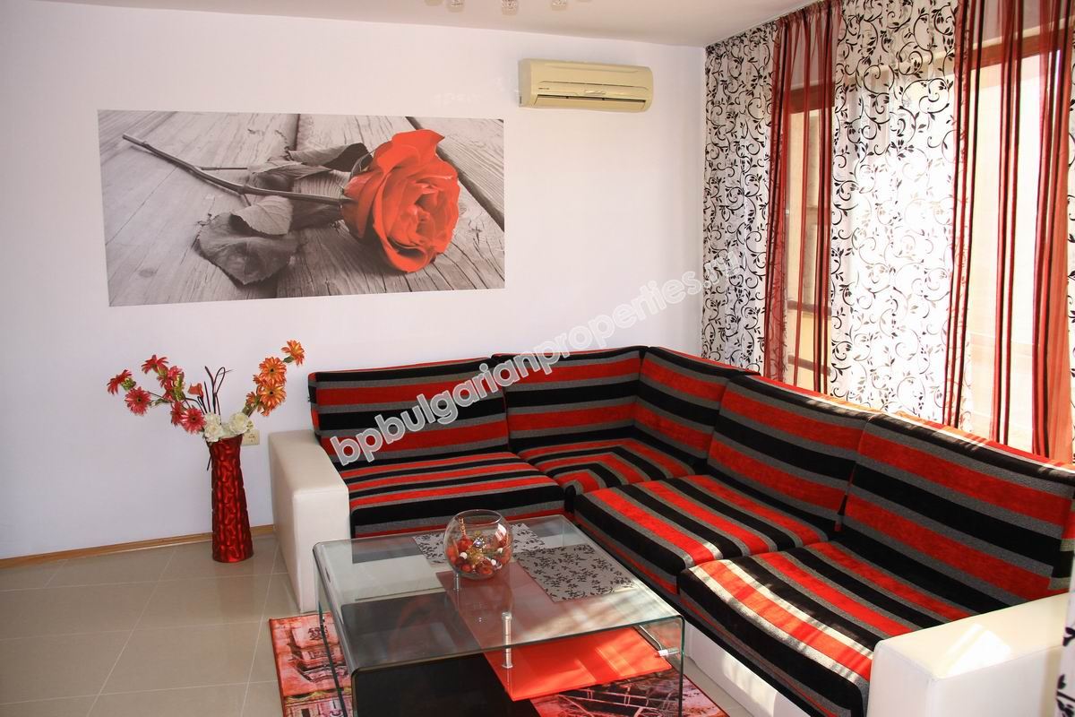 Двухкомнатная меблированная квартира на продажу в курорте Солнечный Берег