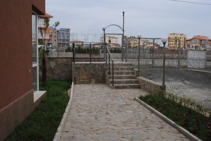 Выгодная студия близко от моря в центральной части Равды