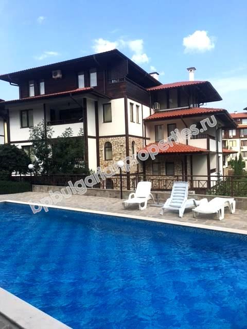 Трехкомнатная меблированная квартира близко к морю на продажу в курорте Святой Влас