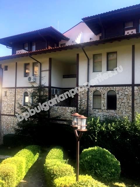 Трехкомнатная меблированная квартира близко к морю на продажу в курорте Святой Влас