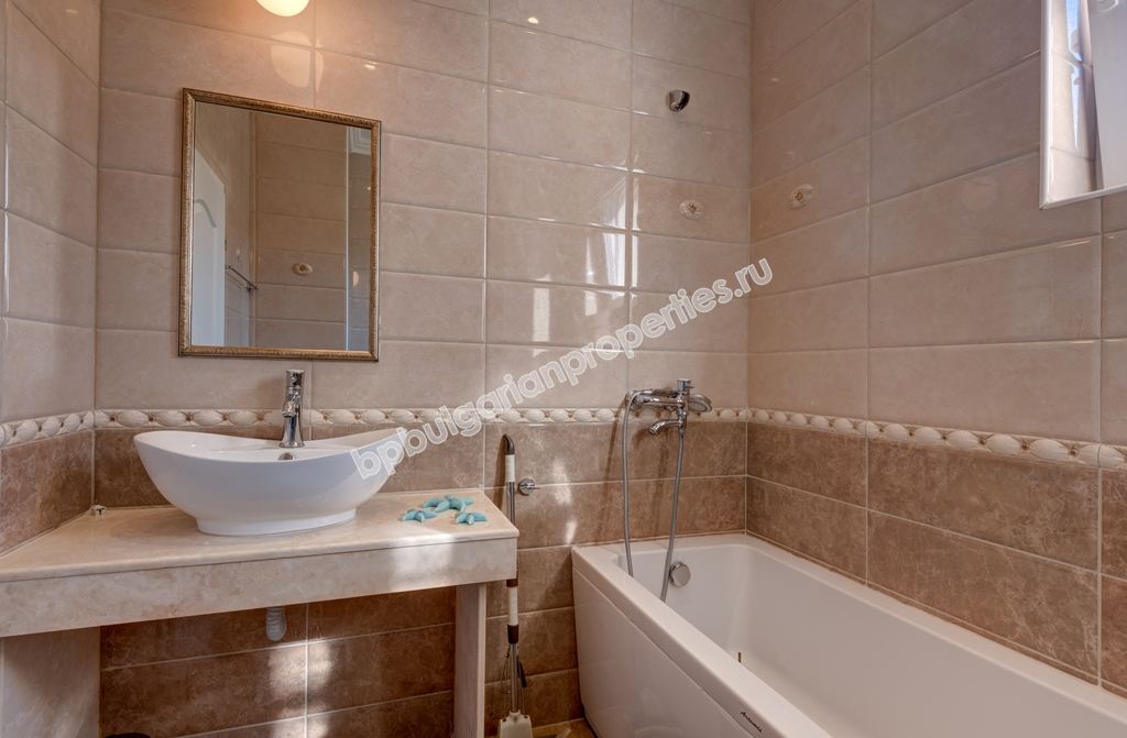 Уникальный роскошно меблированный трехэтажный дом на продажу в Созополе