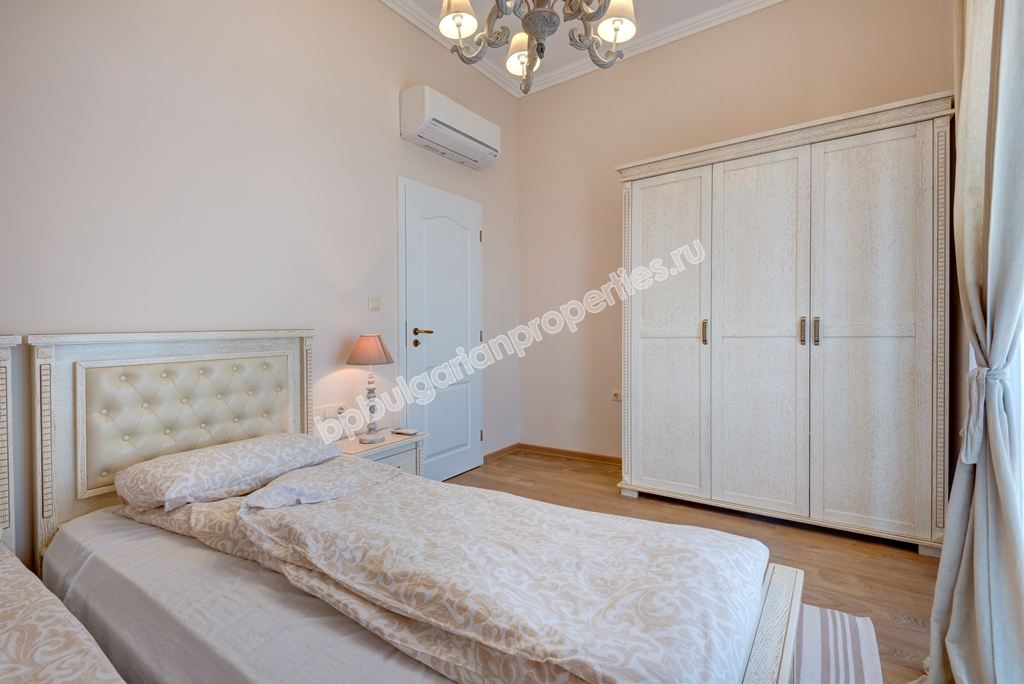 Уникальный роскошно меблированный трехэтажный дом на продажу в Созополе