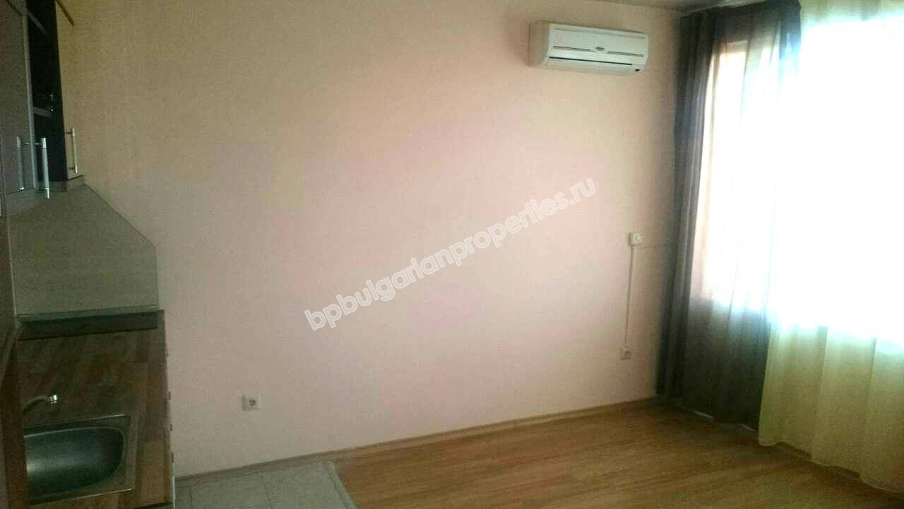 Двухкомнатная квартира на продажу близко к морю в городе Поморие