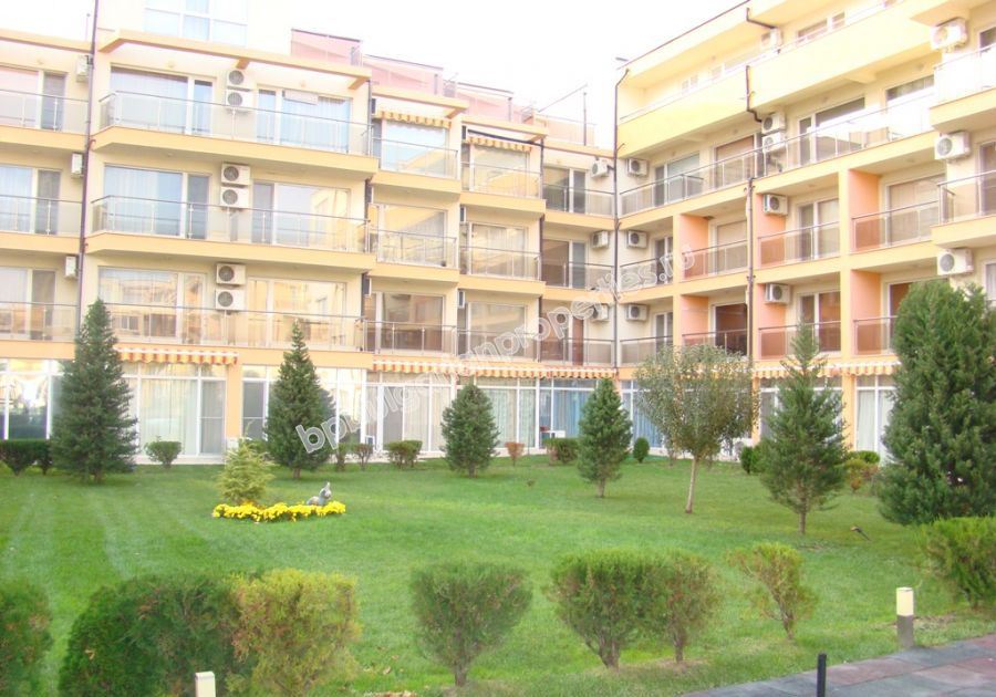 Меблированная студия близко к пляжу на продажу в курорте Святой Влас