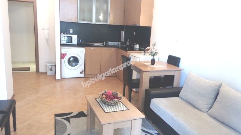 Меблированная двухкомнатная квартира близко к пляжу на продажу в курорте Солнечный Берег