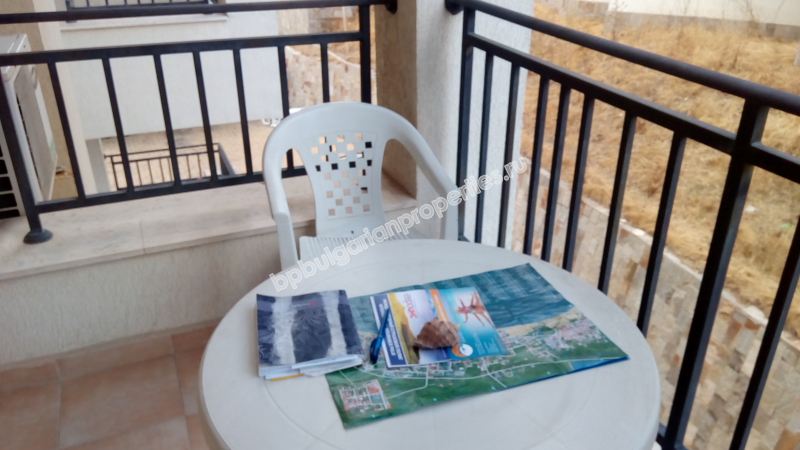 Меблированная двухкомнатная квартира близко к пляжу на продажу в курорте Солнечный Берег