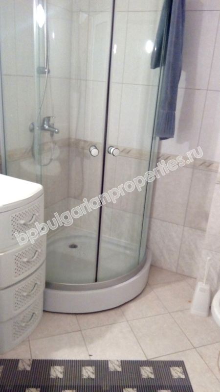 Меблированная двухкомнатная квартира близко к пляжу на продажу в курорте Солнечный Берег