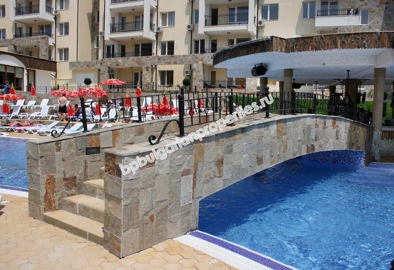 Меблированная двухкомнатная квартира близко к пляжу на продажу в курорте Солнечный Берег