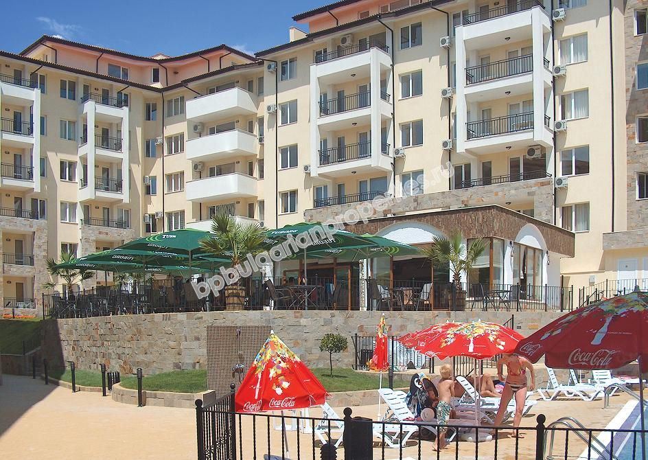 Меблированная двухкомнатная квартира близко к пляжу на продажу в курорте Солнечный Берег