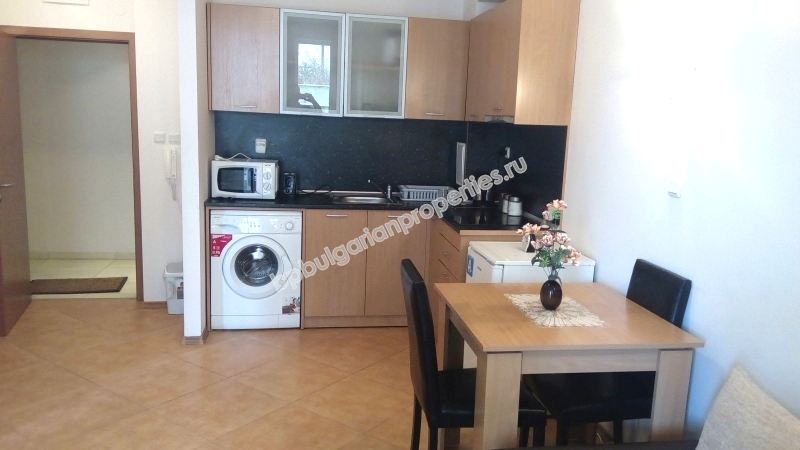 Меблированная двухкомнатная квартира близко к пляжу на продажу в курорте Солнечный Берег