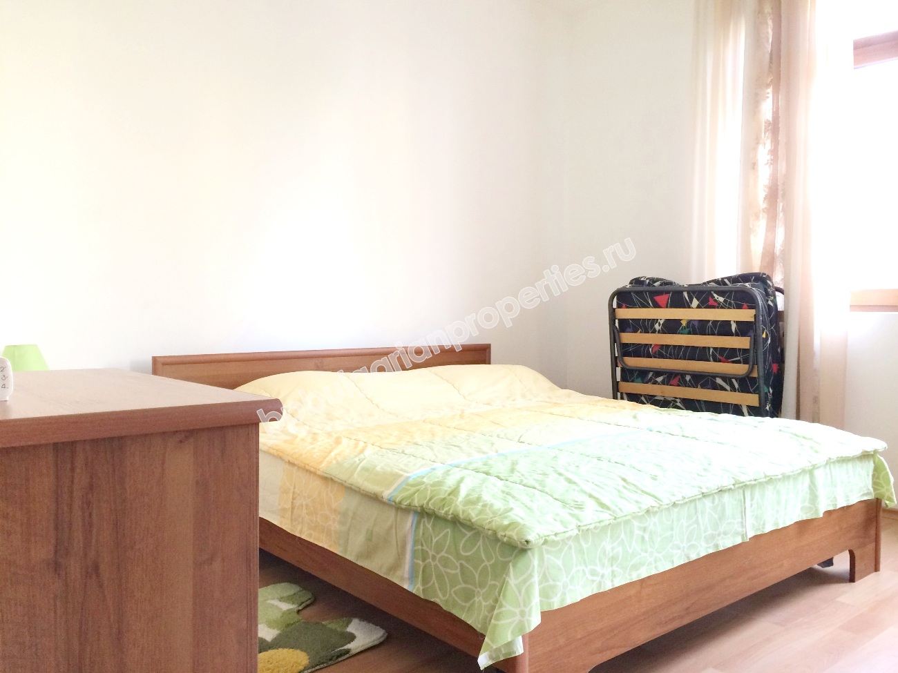 Меблированная двухкомнатная квартира на продажу в центре Солнечного берега