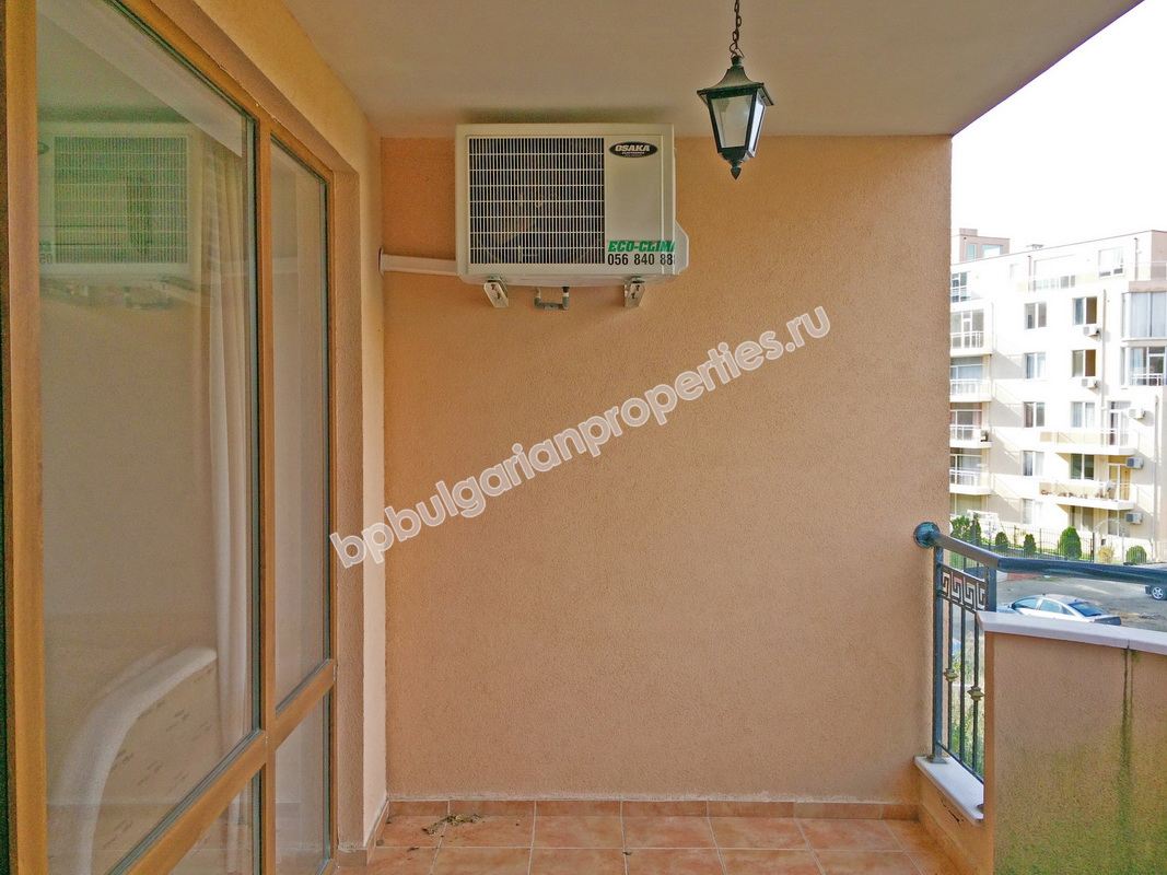 Меблированная двухкомнатная квартира на продажу в центре Солнечного берега