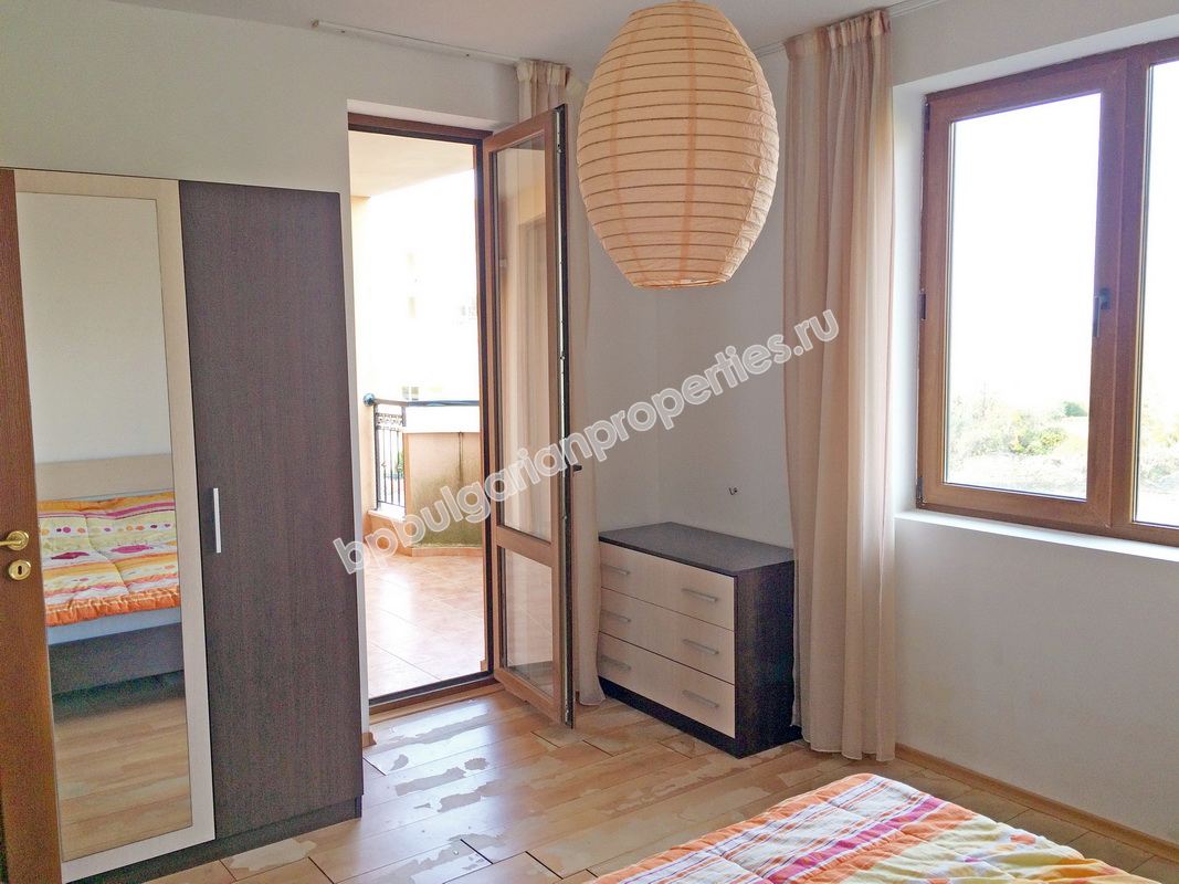 Меблированная двухкомнатная квартира на продажу в центре Солнечного берега