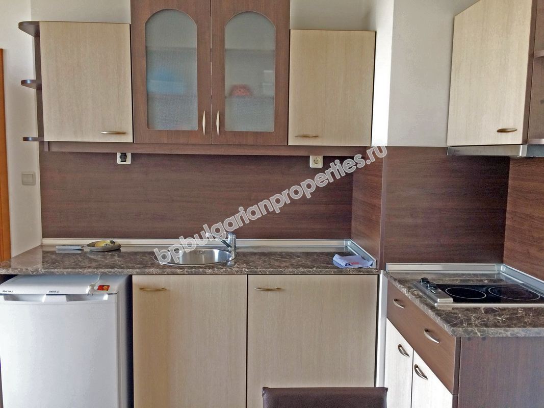 Меблированная двухкомнатная квартира на продажу в центре Солнечного берега