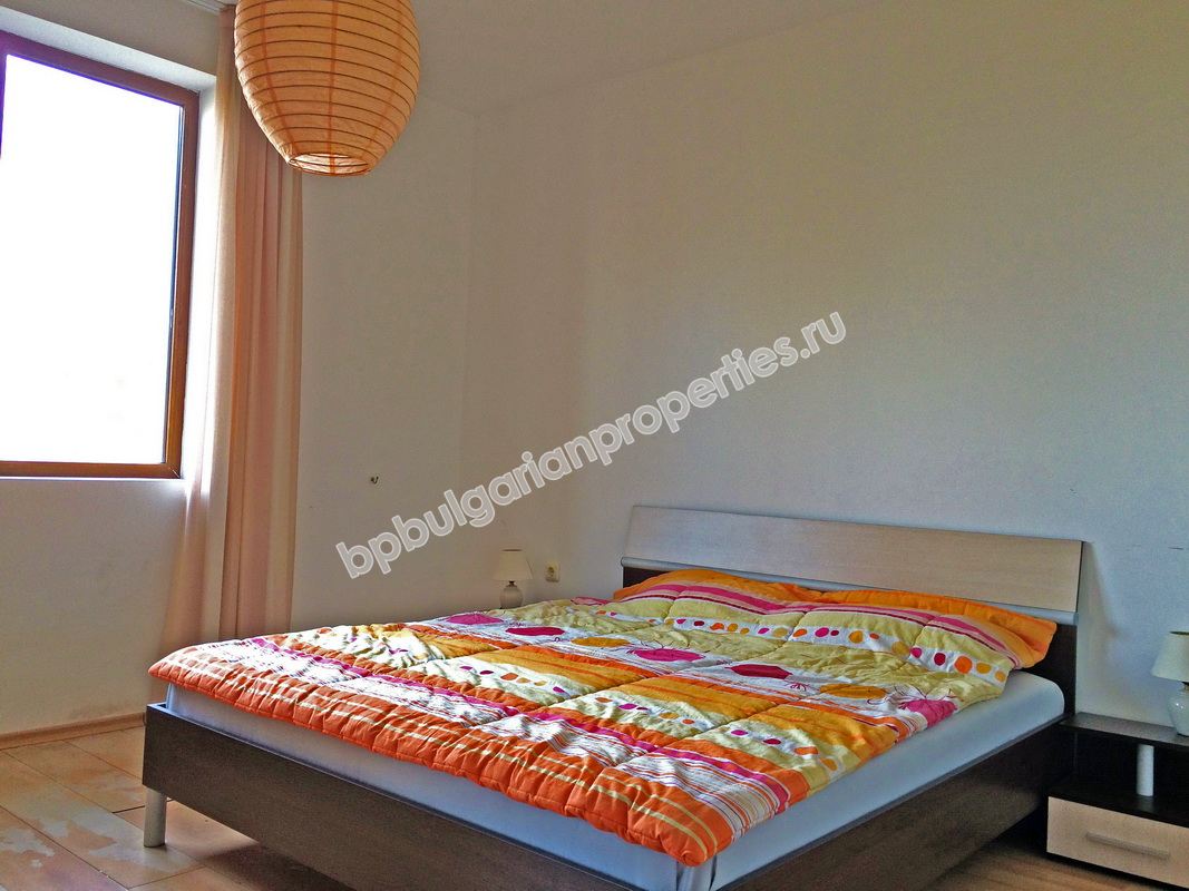 Меблированная двухкомнатная квартира на продажу в центре Солнечного берега