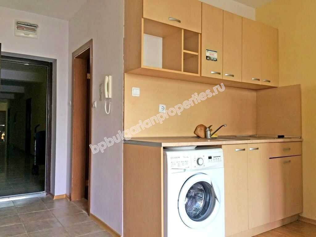 Двухкомнатная меблированная квартира для продажи вблизи моря в курорте Святой Влас