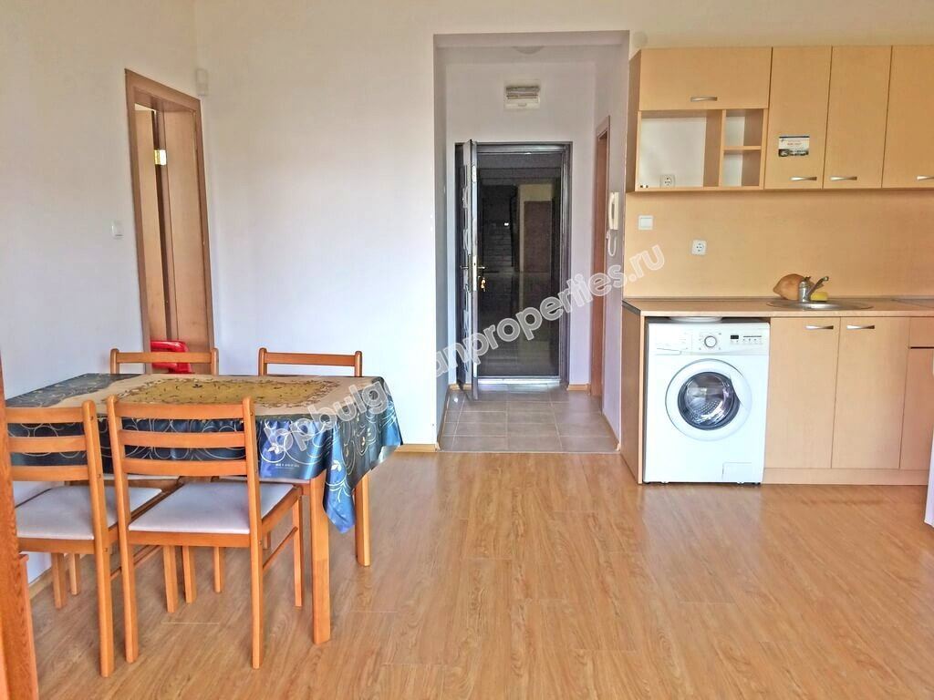 Двухкомнатная меблированная квартира для продажи вблизи моря в курорте Святой Влас