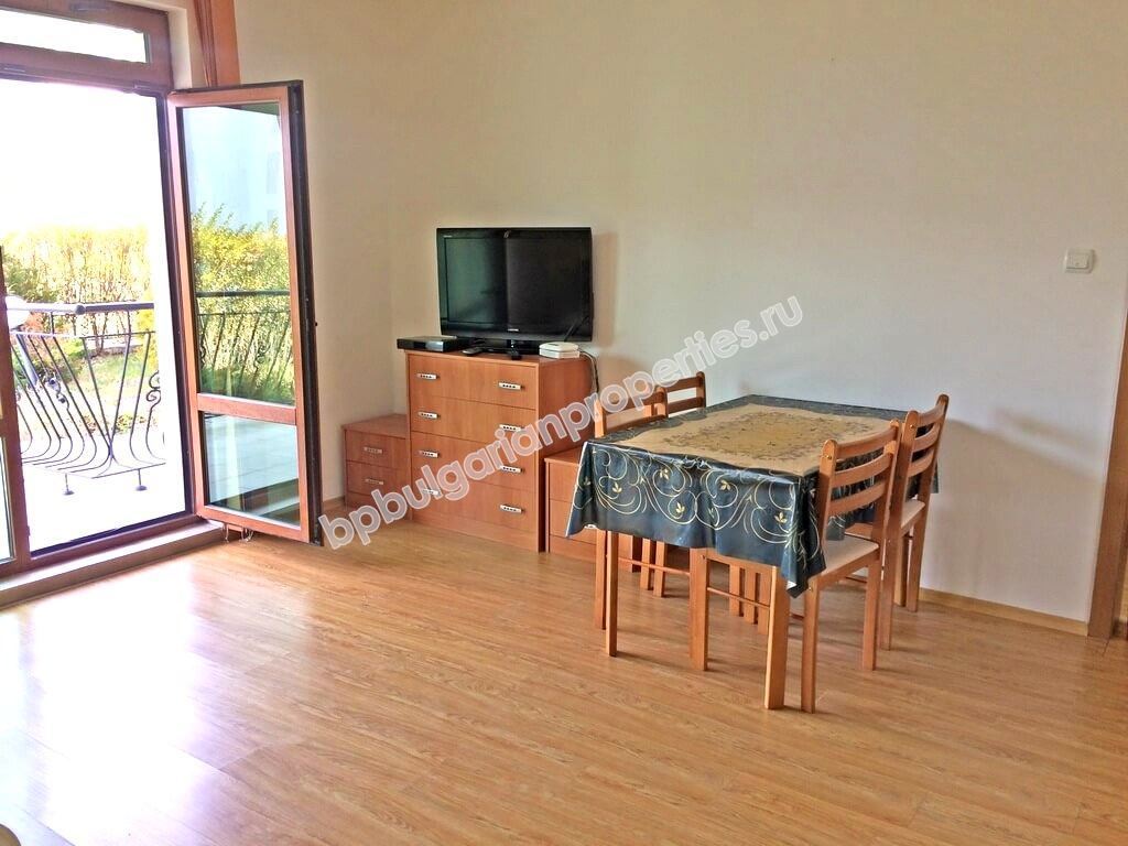 Двухкомнатная меблированная квартира для продажи вблизи моря в курорте Святой Влас