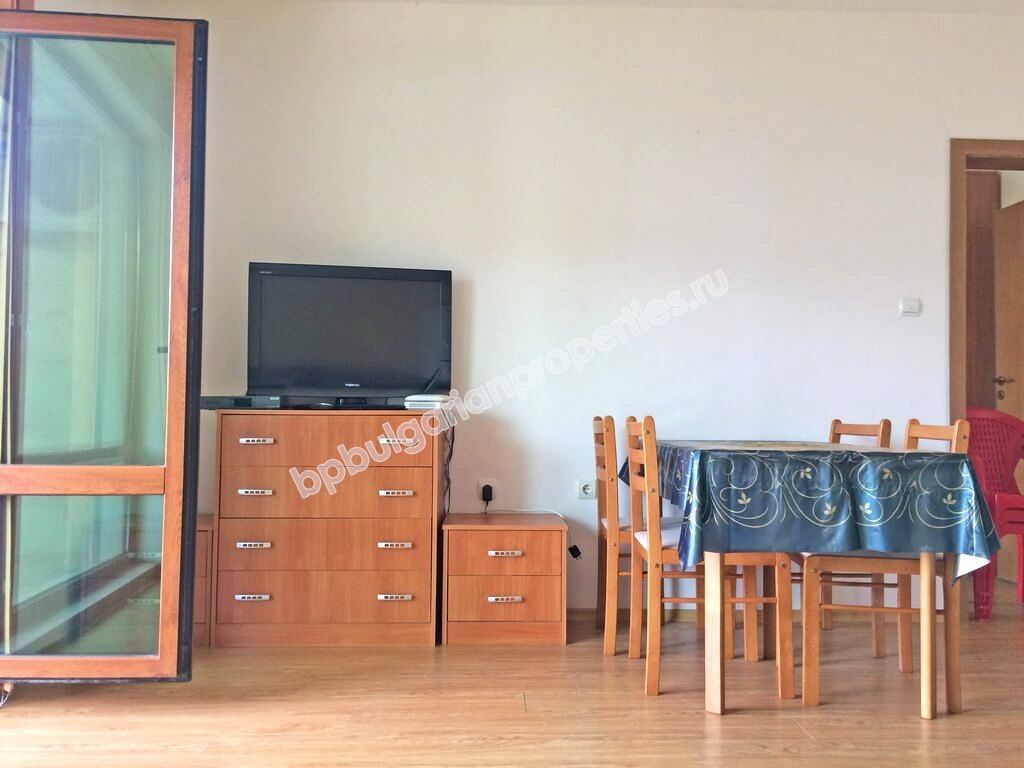 Двухкомнатная меблированная квартира для продажи вблизи моря в курорте Святой Влас