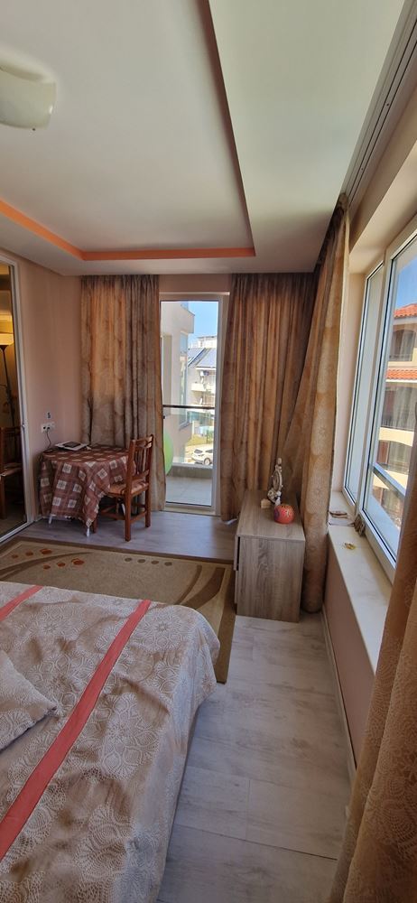 Меблированная двухкомнатная квартира в 100 метрах от моря в Равда