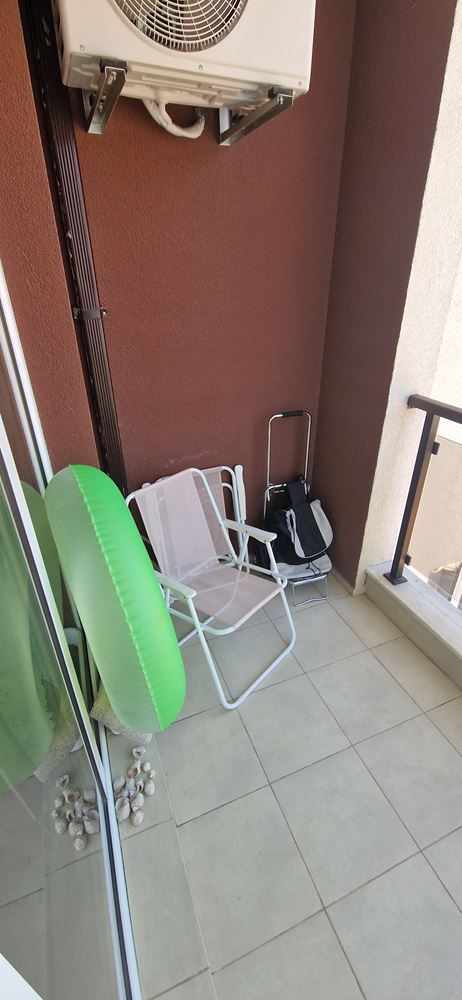 Меблированная двухкомнатная квартира в 100 метрах от моря в Равда