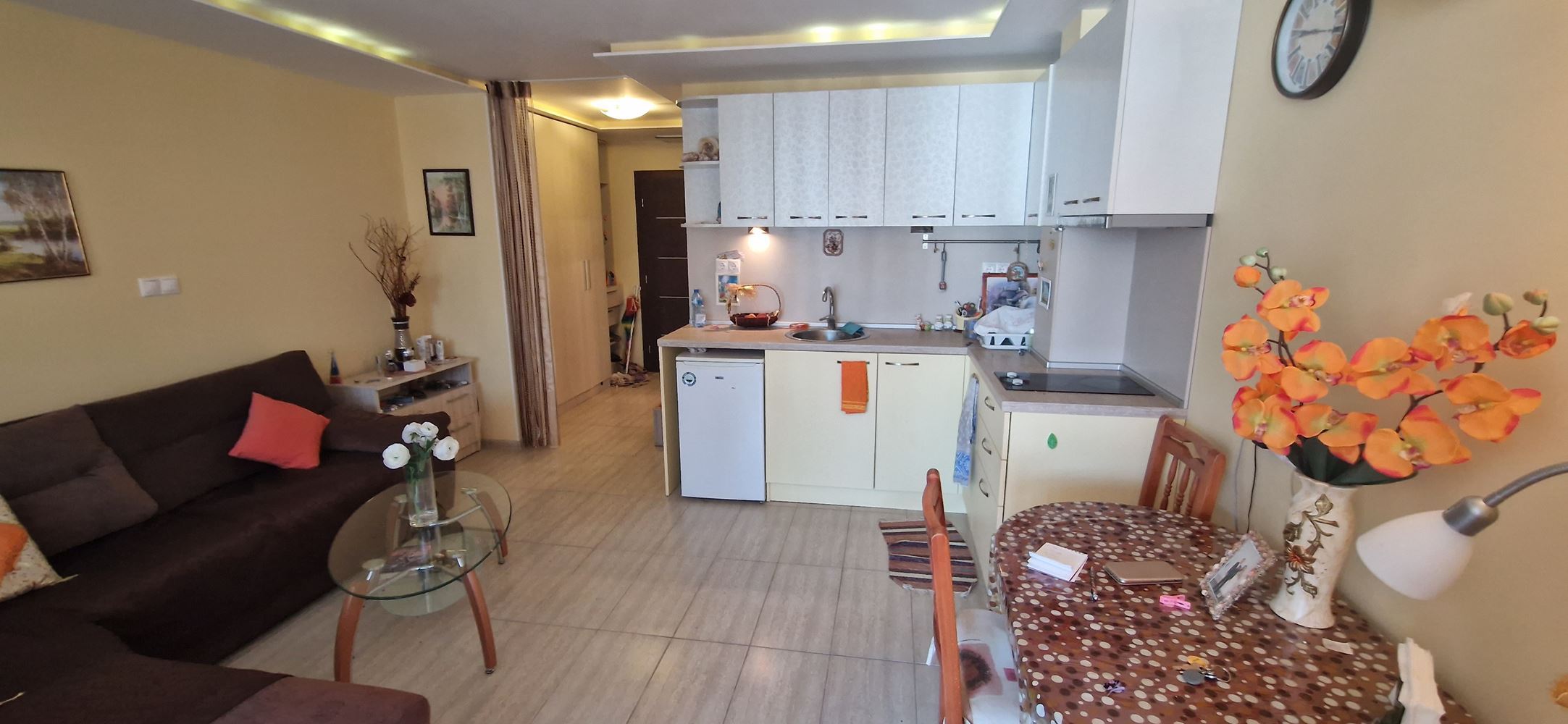 Меблированная двухкомнатная квартира в 100 метрах от моря в Равда