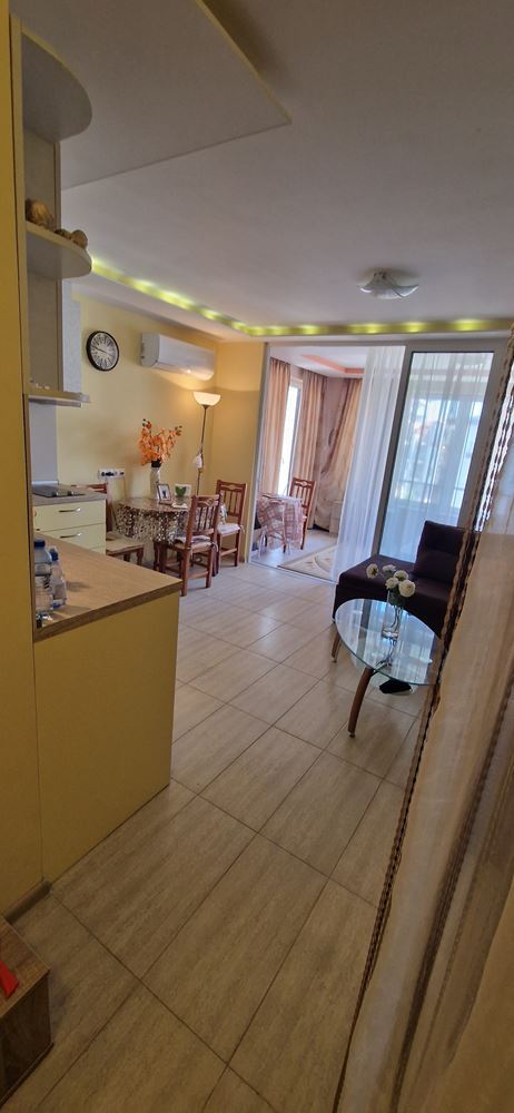 Меблированная двухкомнатная квартира в 100 метрах от моря в Равда