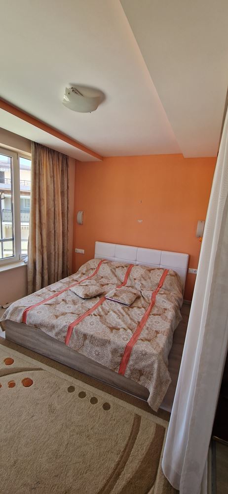 Меблированная двухкомнатная квартира в 100 метрах от моря в Равда