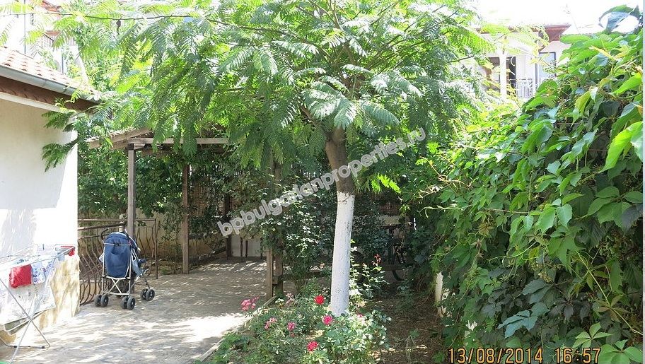 Двухкомнатная меблированная квартира близко к пляжу на продажу в курорте Солнечный Берег