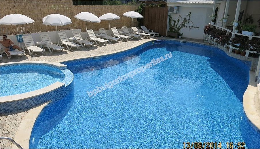 Двухкомнатная меблированная квартира близко к пляжу на продажу в курорте Солнечный Берег