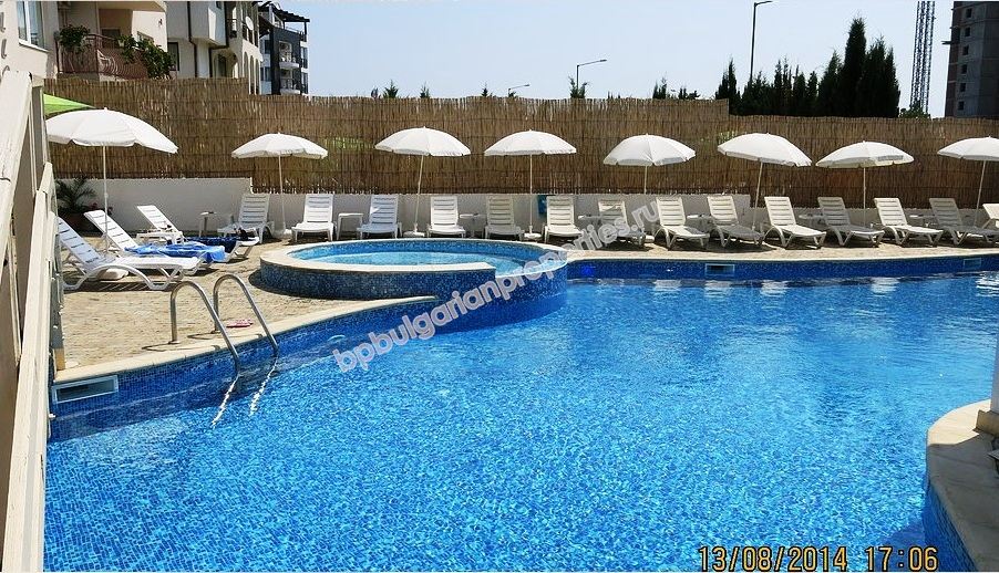 Двухкомнатная меблированная квартира близко к пляжу на продажу в курорте Солнечный Берег