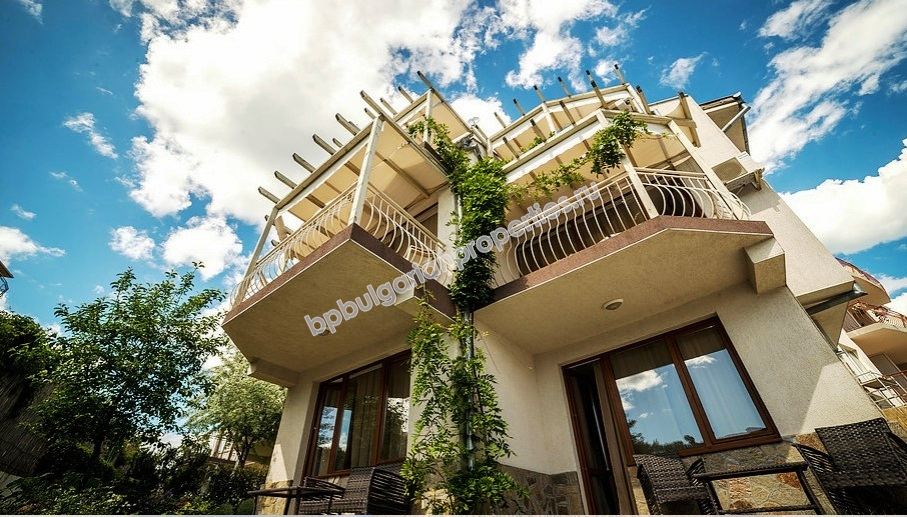 Двухкомнатная меблированная квартира близко к пляжу на продажу в курорте Солнечный Берег