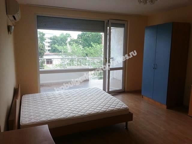 Меблированная просторная студия на продажу в курорте Солнечный Берег